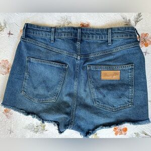 WRANGLER Blue Jean RETRO western Boyfriend cut off Shorts for Women
